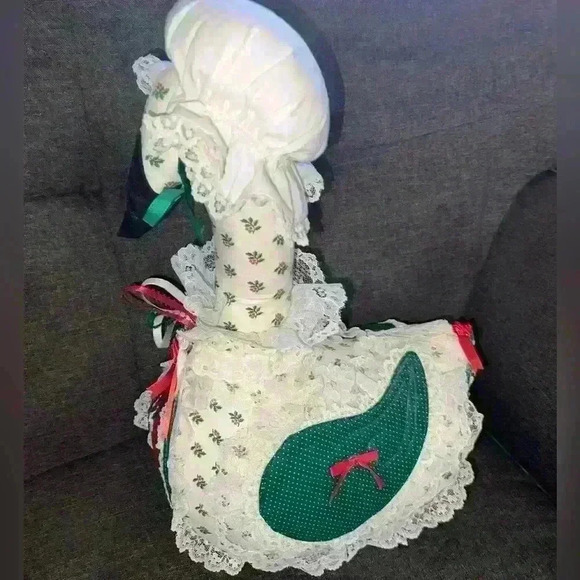 Handcrafted Mother Goose Christmas Decor - Picture 5 of 7